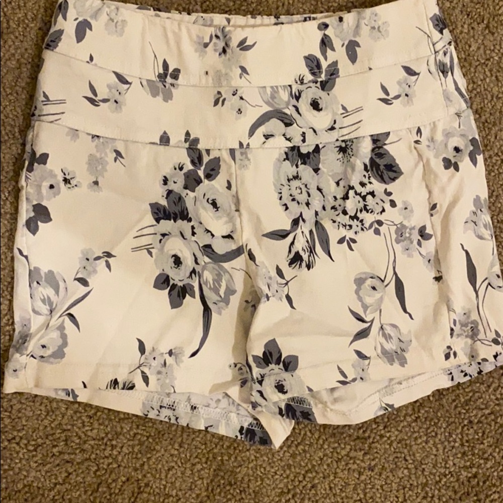 Floral short